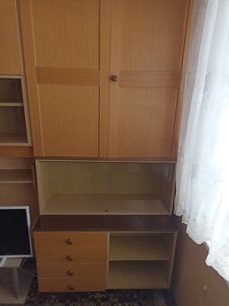 Prodám skříně, komplet - 3