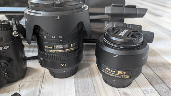 Nikon D7000 + 18-200mm 3.5-5.6 + 35mm 1.8 + příslušenství - 3