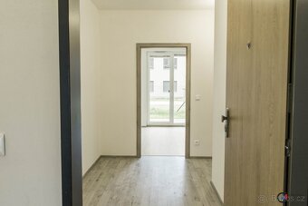 Pronájem bytu 2+kk s předzahrádkou, 45 m2 - Chrudim - 3