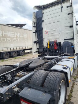 Prodám tahač Volvo FH 460 lowdeck r.v 6/2016 najeto 851000km - 3