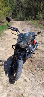 Moto Guzzi V7 Stone Special Edition 2023 - 3