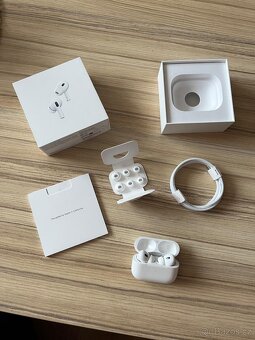 Apple AirPods Pro 2 - 3