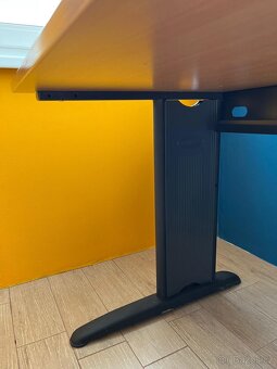 Kancelářský stůl Hobis - 3