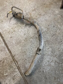 BMW E30 - nalévací hrdlo nádrže - 3