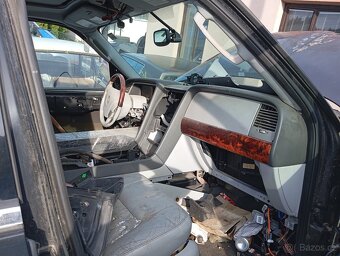 Lincoln Navigátor - 3