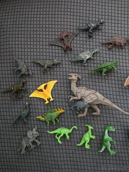 Mix dinosaurů - 3