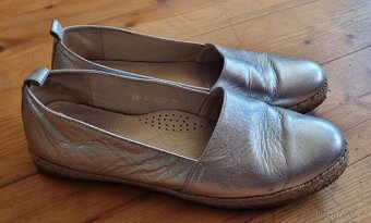Dámské kožené stříbrné slip on boty - 3