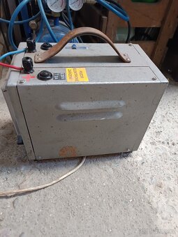 Nabíječka autobaterií 6 -12V - 3