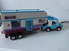 Lego Friends 41125 Veterinářský přívěs s koněm - 3