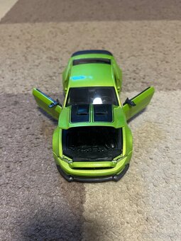 Model auta Ford mustang GT - 3