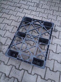 Plastové palety 80x60cm - půl EURovka - 3