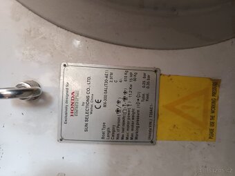 Člun s motorem Honda - 3