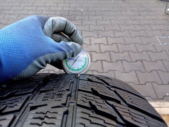 265/65/17 zimní pneu nokian - 3