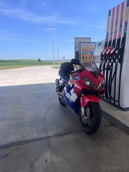 Honda CBR600f4i TOP STAV - 3