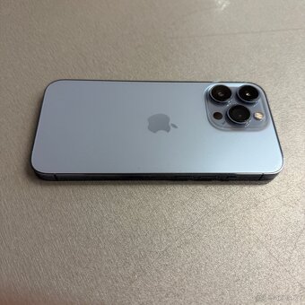 iPhone 13 Pro 256GB sierra blue, pěkný stav, rok záruka - 3