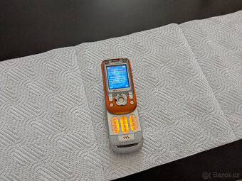 Sony-Ericsson W550I - 3