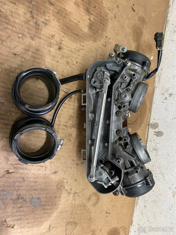 Kawasaki Brute Force 750, karburátory - 3