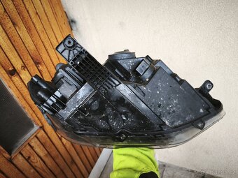 Přední světlo Caddy - 3