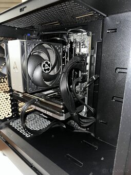 Custom složený herní PC - 3