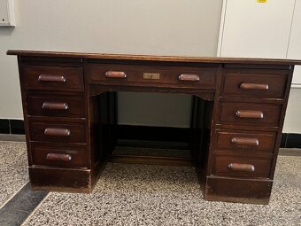 Prvorepublikový pracovní stůl - 3