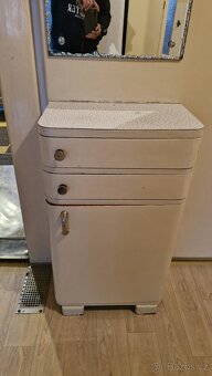 PŘEDSÍŇOVÁ STĚNA  - 20,30 LÉTA - 3