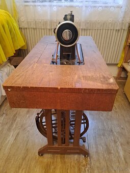 šicí stroj MINERVA - 3