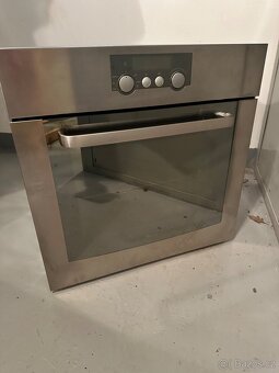 Vestavná pečicí trouba Whirlpool  AKZ 472/IX - 3