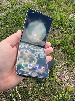 Samsung galaxy Z flip5 - 3