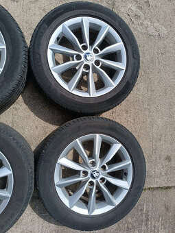 Škoda Octavia III - alu 6,5x16 et46 + letní 205/55/16 - 3