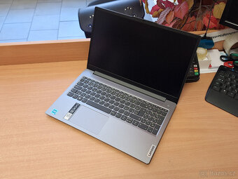 Lenovo IdeaPad Slim 3 15IAN8 - 4GB RAM, 128GB SSD, záruka - 3