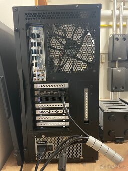 Herní PC i7-6800K 16GB RAM 256GB SSD RX Vega 64 - 3