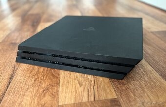 Playstation 4 Pro 1TB (CUH-7216B) černá - 3
