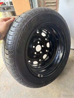 Prodám nepoužitou rezervu Fabia 1 185/60 R14 - 3