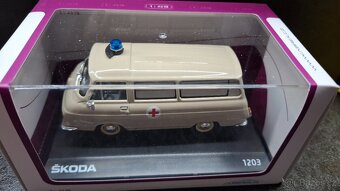 Škoda 1203 Sanitka - Převozka 1:43 Abrex - 3