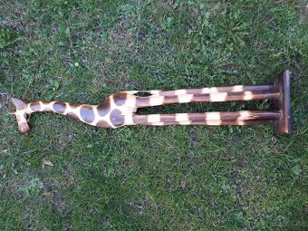 Levně prodám dekoraci z tropického dřeva-žirafa. Výška 78 cm - 3