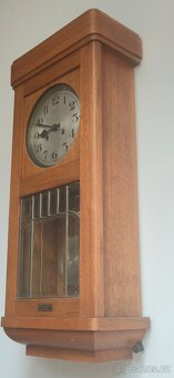 Prodám historické nástěnné kyvadlové hodiny - 3
