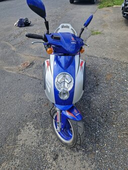 Skutr Jonway 50 - 3