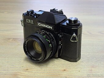 Chinon CE II Memotron + 1.8/50 mm + blesk - 3