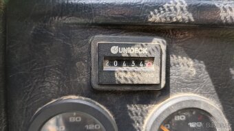 Smykový nakladač Locust 752 - 3