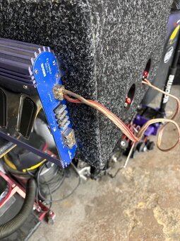 Zesilovač do auta monoblok - 3