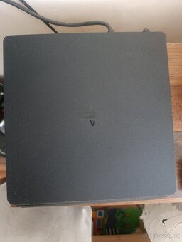 PlayStation 4 + hra + ovladač - 3