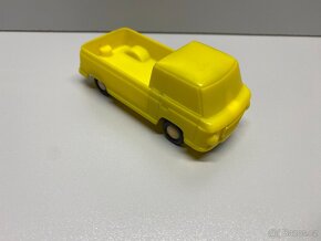 autíčko igra barkas staré hračky igra žluté autíčko retro - 3