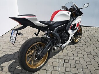 Yamaha YZF-R7 60th r.v.2022, nové v ČR, najeto jen 6.815 km - 3