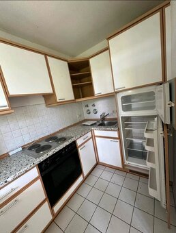 Kuchyňská linka se spotřebiči, použitá, pěkný stav - 3