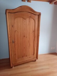 STAROŽITNÉ TRUHLY A SKŘÍNĚ - 3