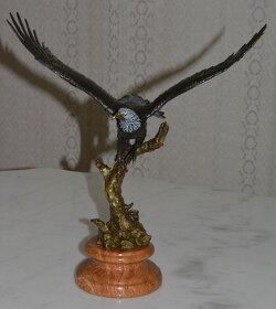 Bronzová socha orla - 3