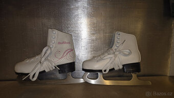 Dívčí brusle - 3