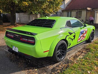 Dodge Challenger SRT 6,4 HEMI scat pack - 3