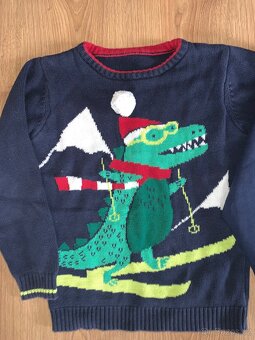 Svetr  a mikina velikosti 134 - 3