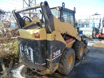 Caterpillar, 242B VČETNĚ PŘÍSLUŠENSTVÍ - 3